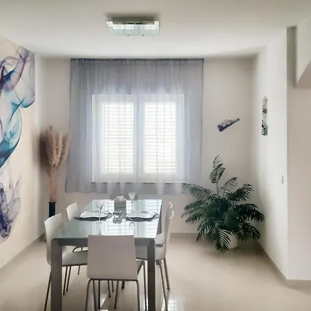 3 Bedroom Gorgeous In Otok Apartament